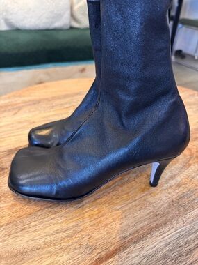 Bottega Veneta (made in Italy) Black Leather Mid-Heel Women's Ankle Booties